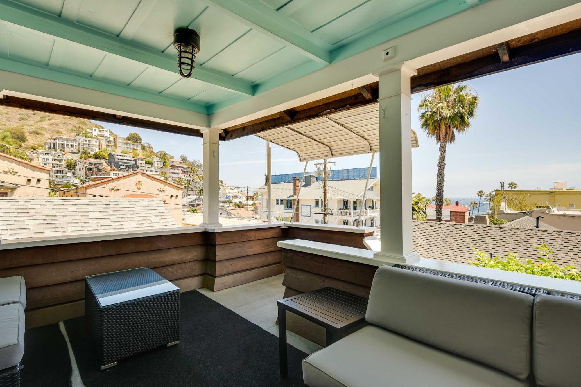 Charming Catalina Gem With Deck Walk To The Beach! アバロン エクステリア 写真